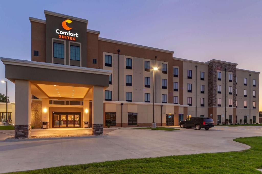 Comfort Suites Grand Island (Grand Island)