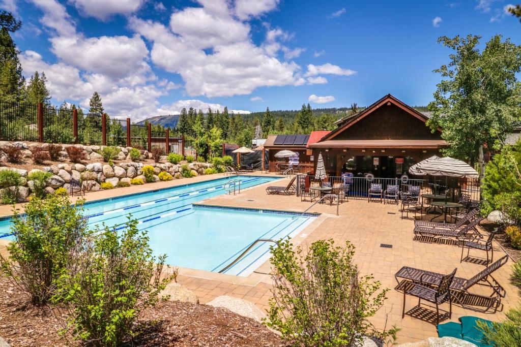 Truckee Boulders Escape (Truckee)