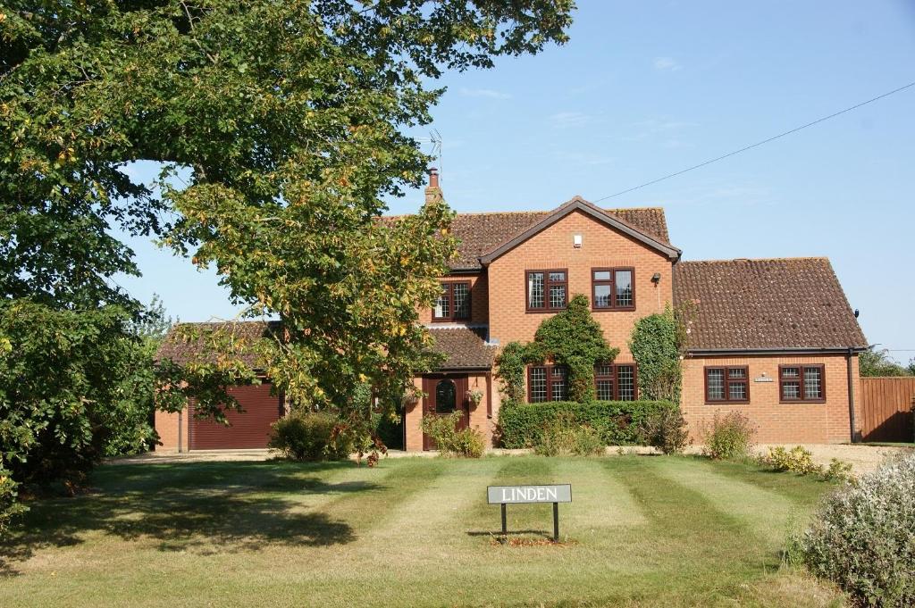 Linden Bed & Breakfast (Hillington)