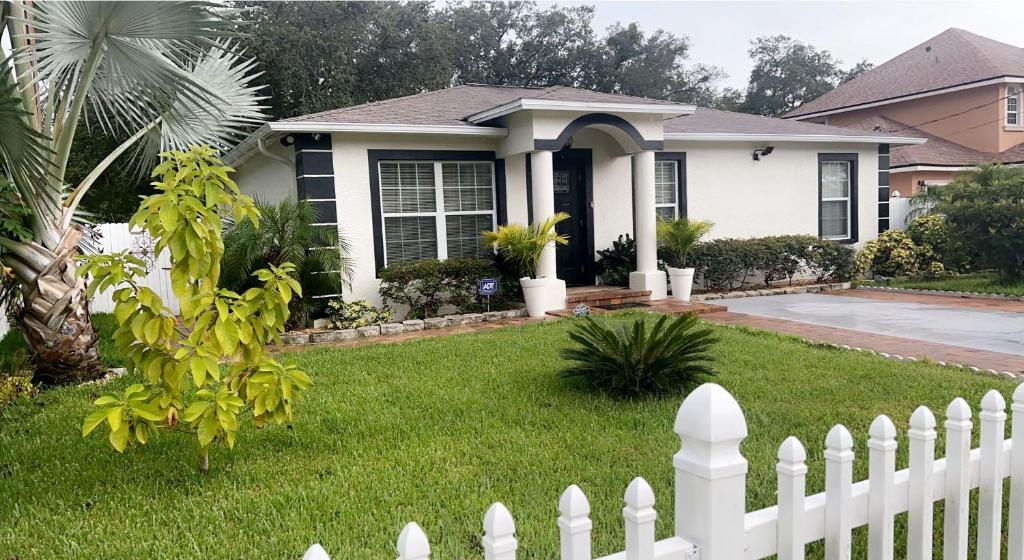 Caribbean Splendor Vacation Rental near Bush Gardens Tampa FL (Tampa)
