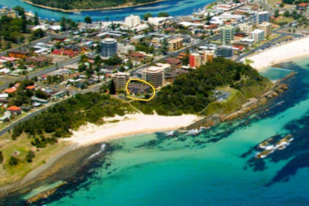 Ocean Crest On Pebbly - Directly opposite the beach!