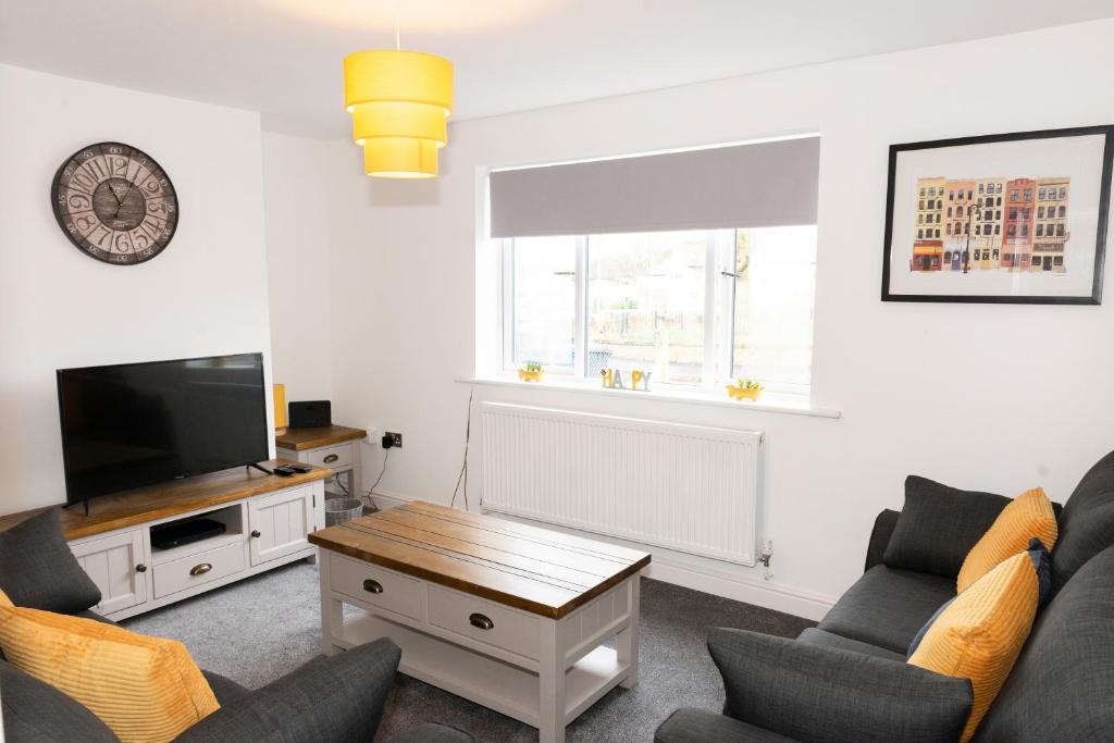 Charming 2 Bedroom House - Free Parking - Great Location (Tamworth)