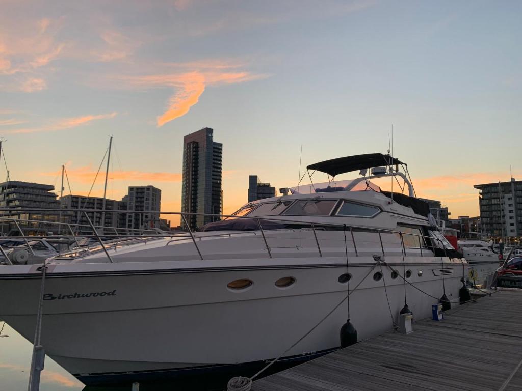 Superyacht on 5* Ocean Village Marina