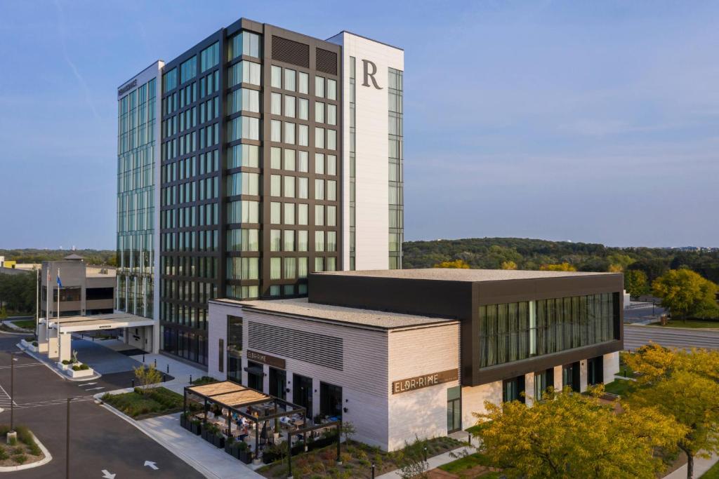 Renaissance Milwaukee West Hotel (Wauwatosa)