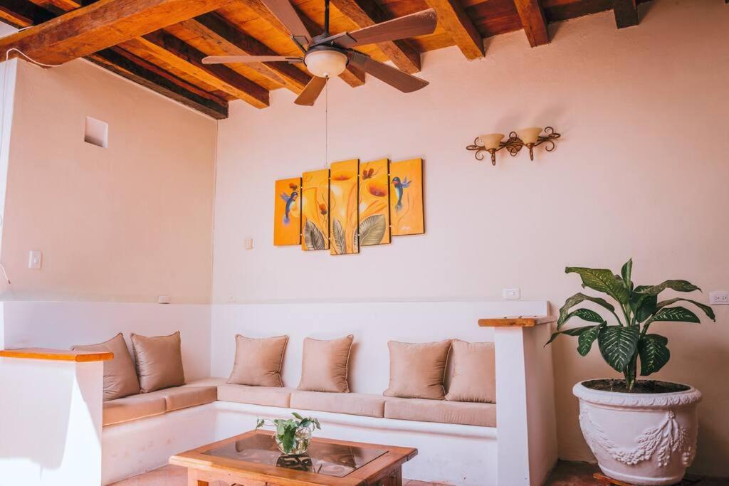 CASA HELICONIA
