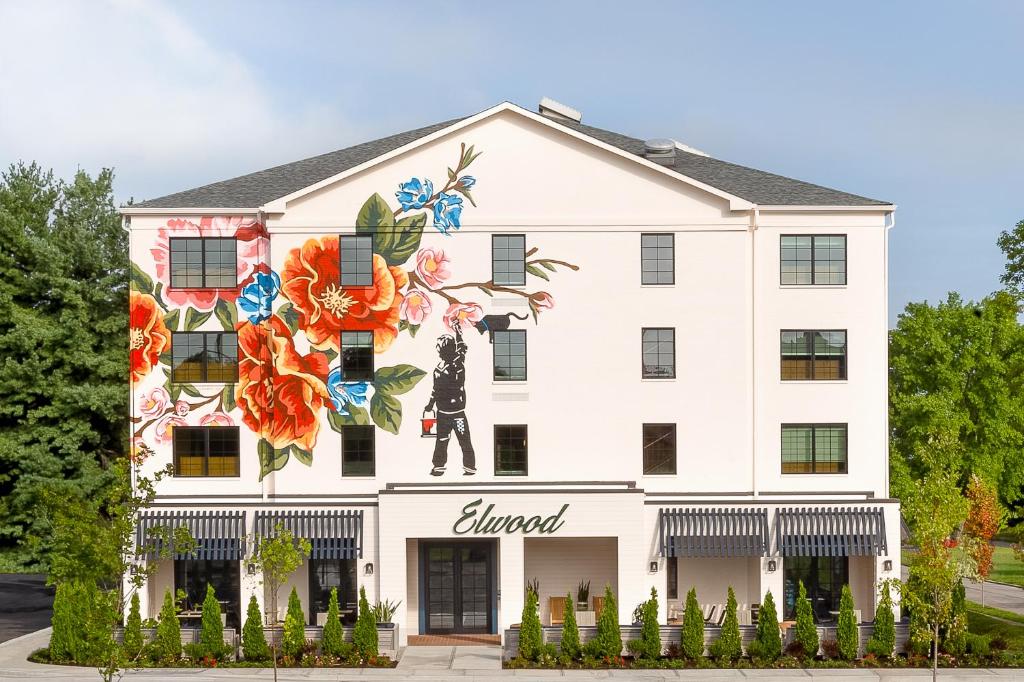 Elwood Hotel & Suites (Lexington)