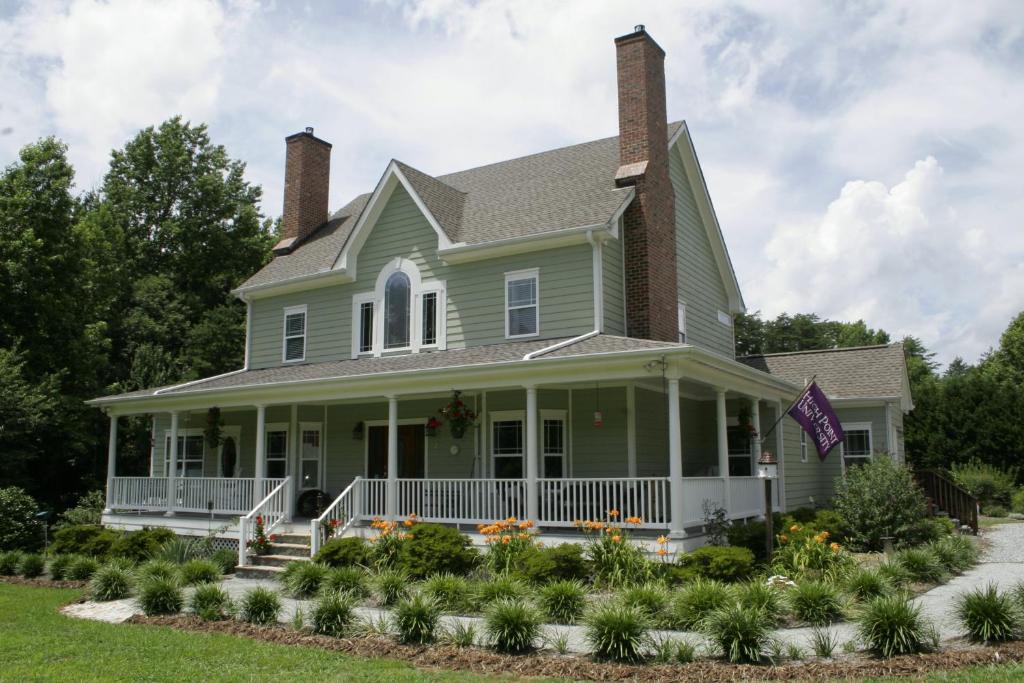 Seven Oaks Inn Bed and Breakfast (High Point)