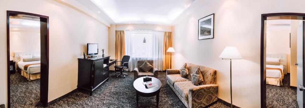 Chinggis Khaan Hotel
