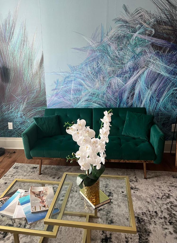 Downtown Sleeps 7 Free Parking