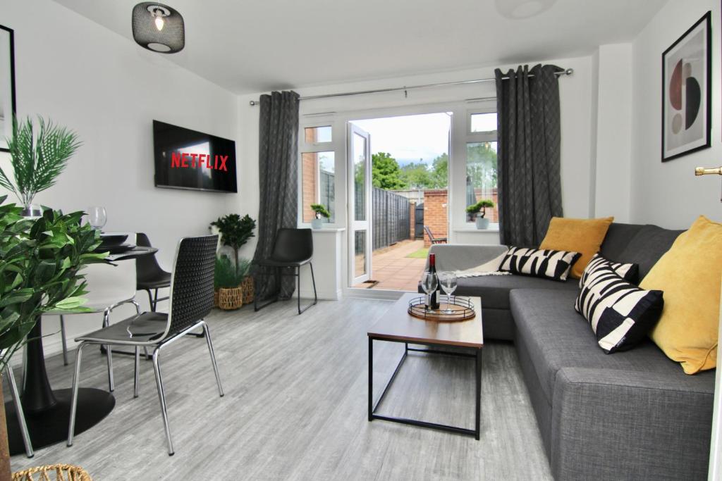 Alverley House - Charming Home With Netflix & Free Parking