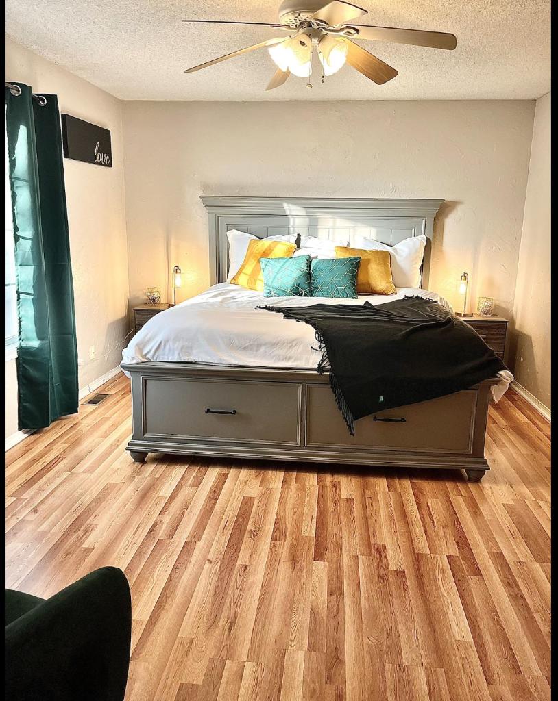 The KANtucky Derby Home (Derby)
