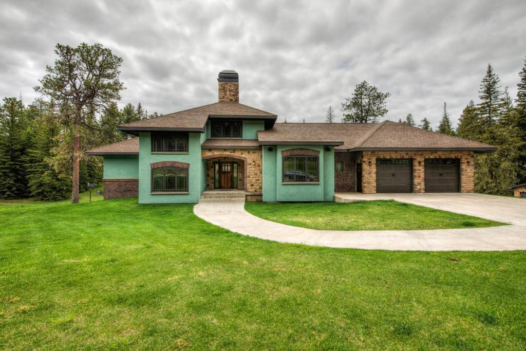 Sugarloaf Lodge (Lead)