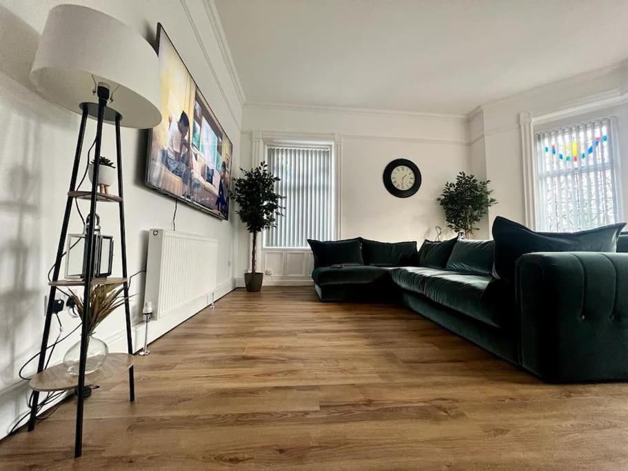 Beech Suite with 85 inch Cinema TV