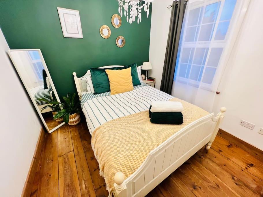 Cosy Cottage in Central Reading with Free parking NEW!