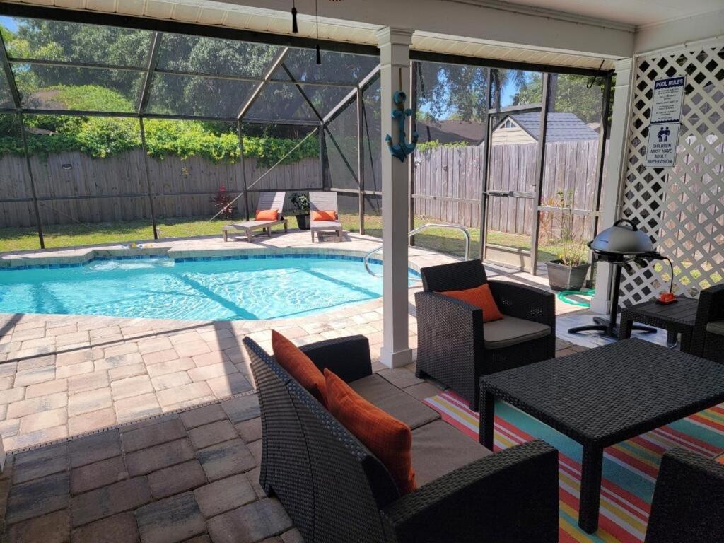3 bedrooms house with private