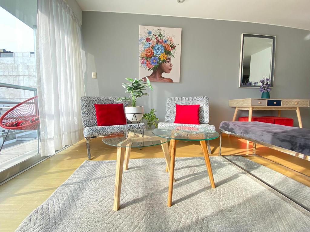 Charming 3BR Flat in Miraflores Centro •Balcony•