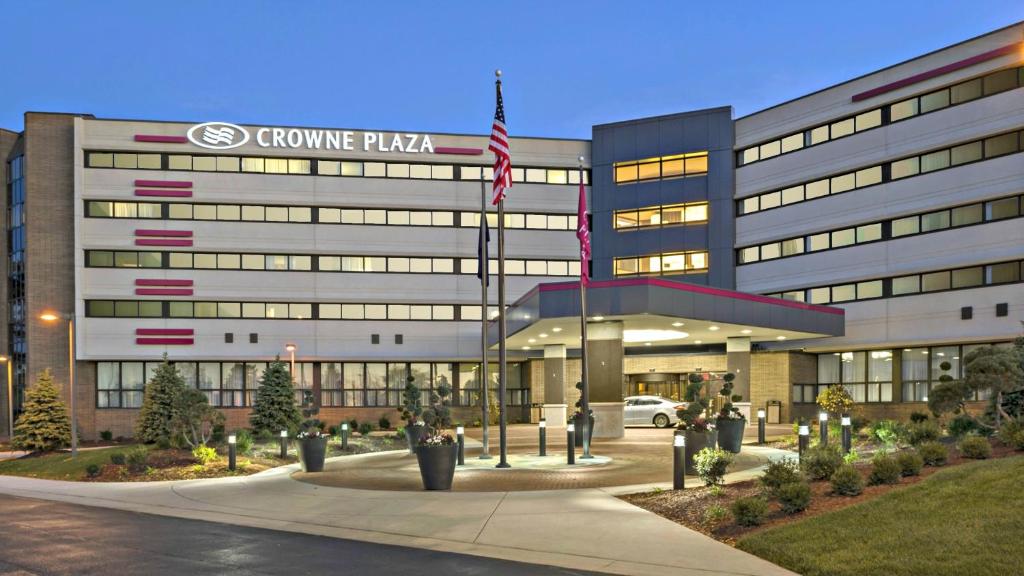 Crowne Plaza Lansing West (Lansing)
