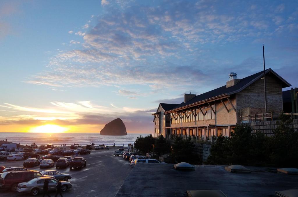 Headlands Coastal Lodge & Spa (Pacific City)