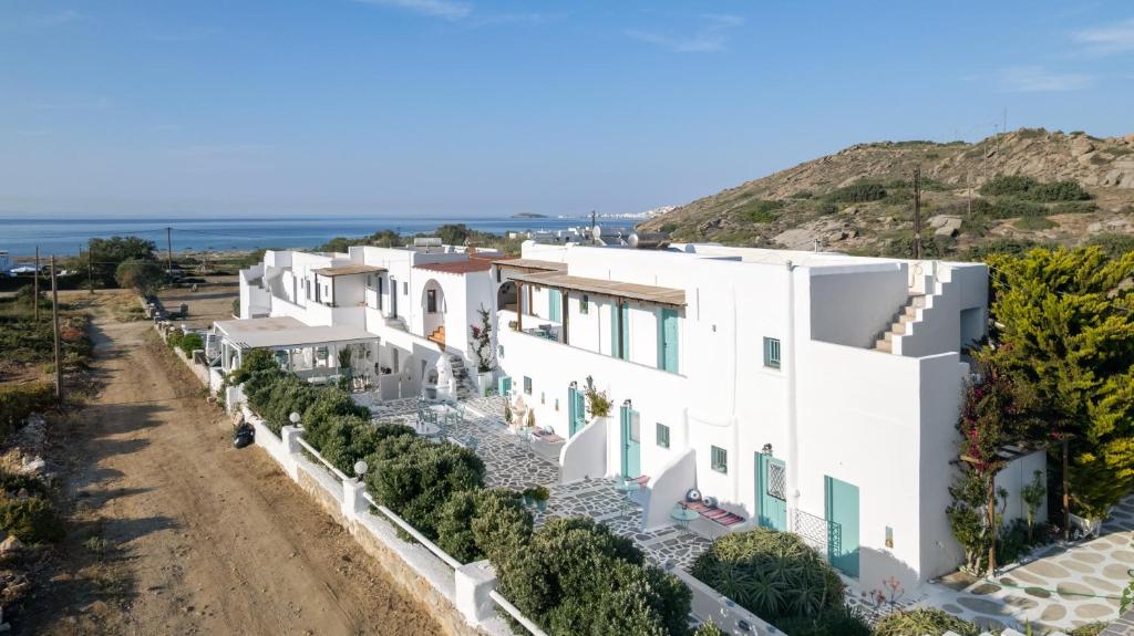 Naxos Cave Suites (Stelida)