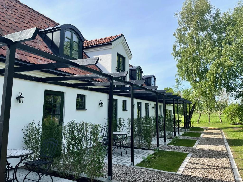 Ekenäs Gård på Österlen, KIVIK