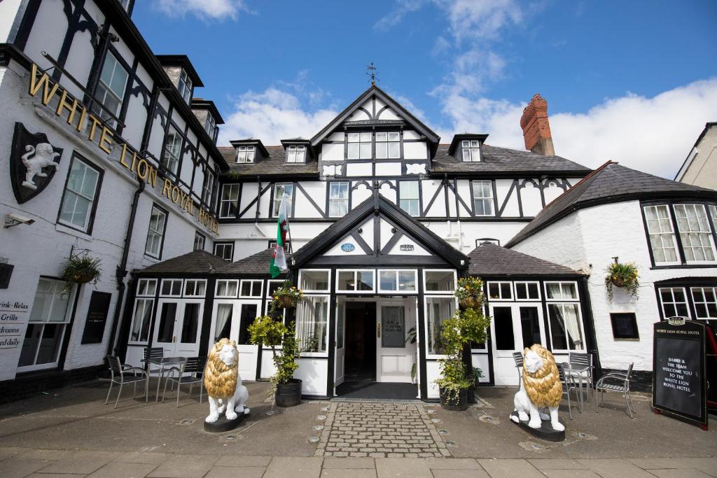 White Lion Royal Hotel (Bala)