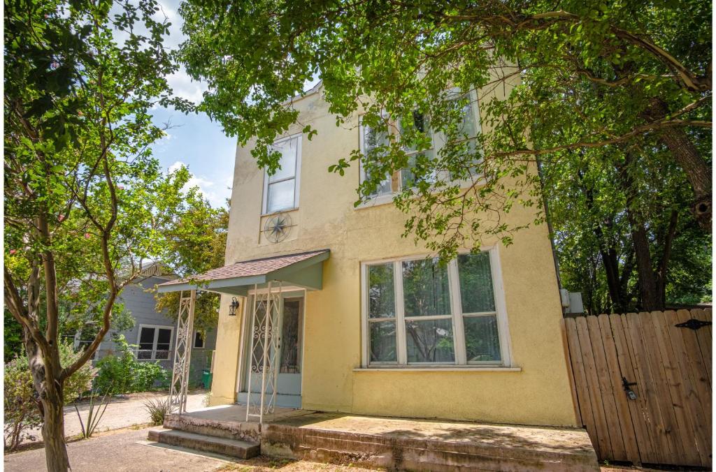 Las Carolinas #4 Cozy 1BR1BA Sleeps 5