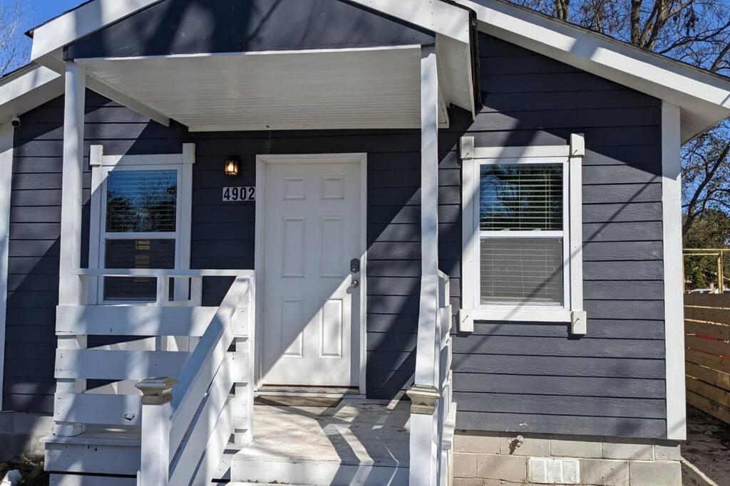 3 Bedroom Hardwood Palace of Charleston