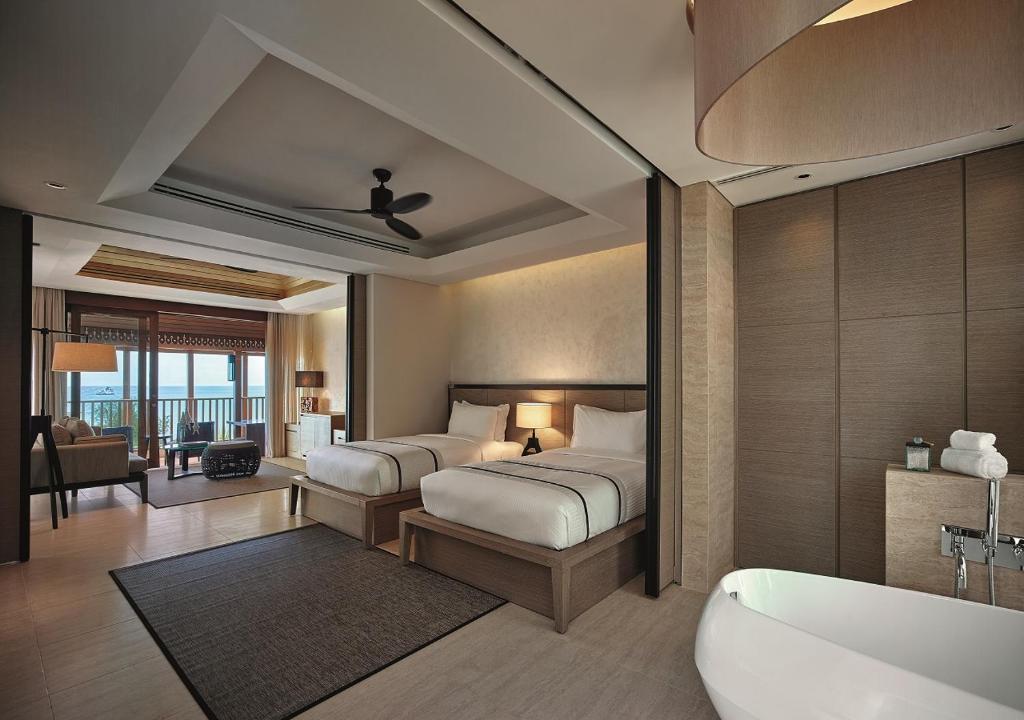 The Ritz-Carlton