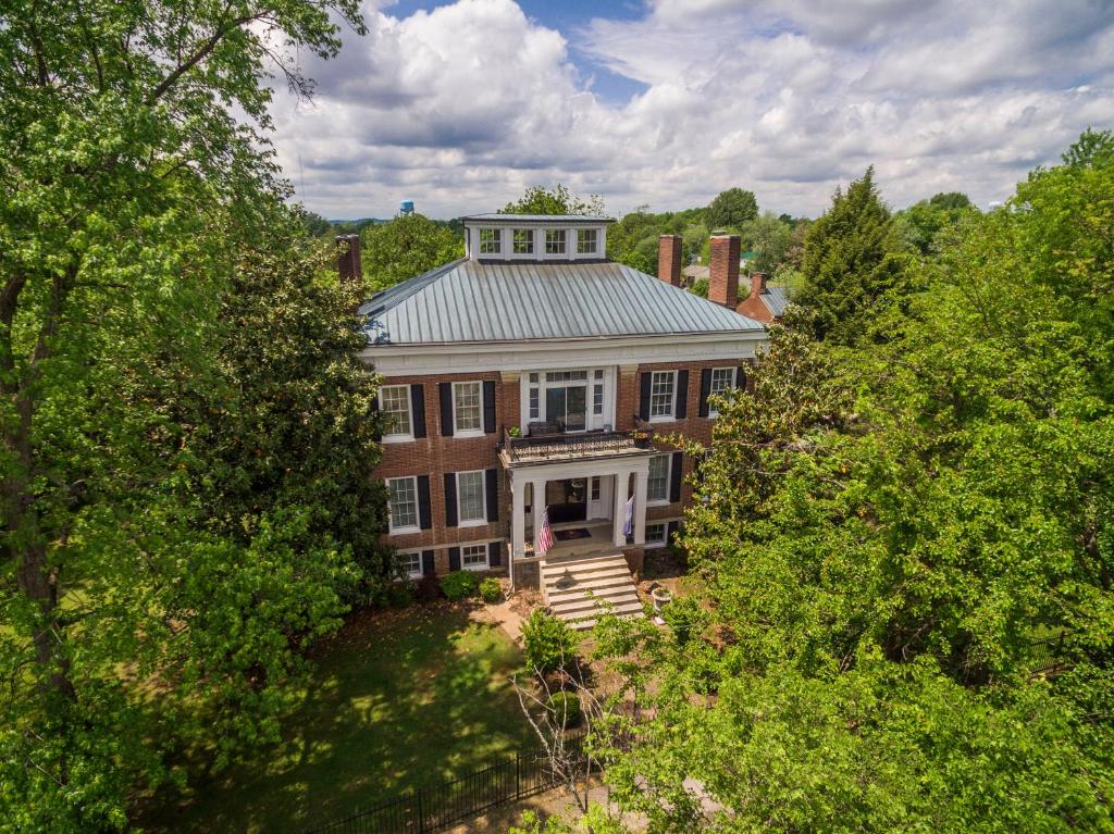 Bourbon Manor Bed & Breakfast Inn (Bardstown)