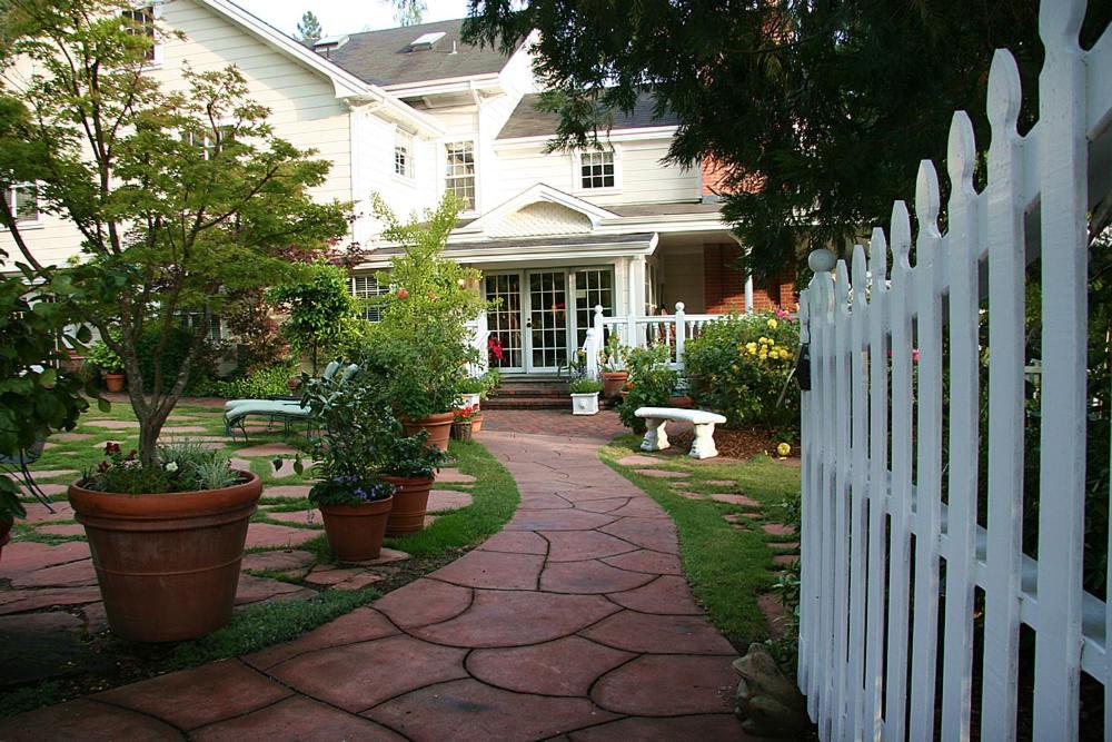 Inn at Occidental (Occidental)