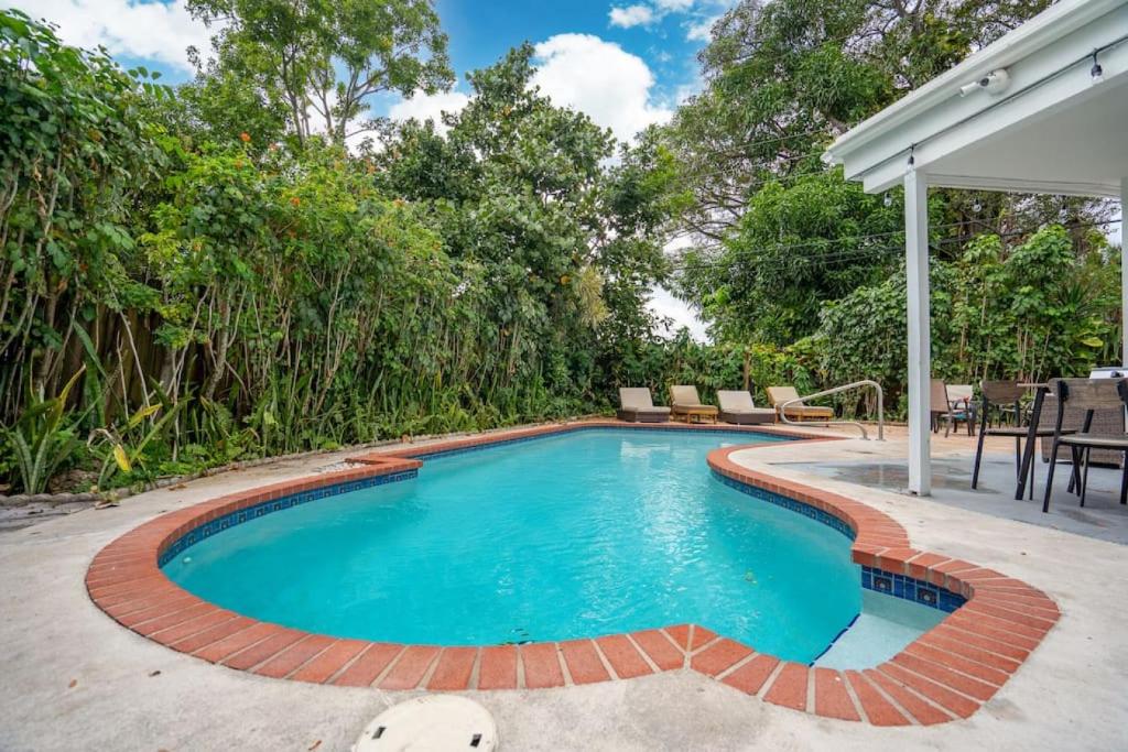 Kamitzis Compound with Heated Pool