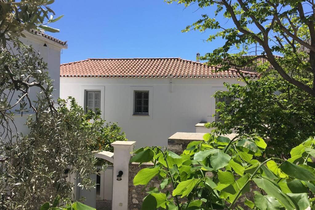 Relax & Enjoy (Spetses)