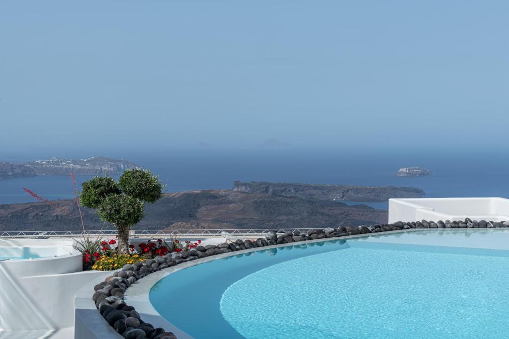 Akra Suites