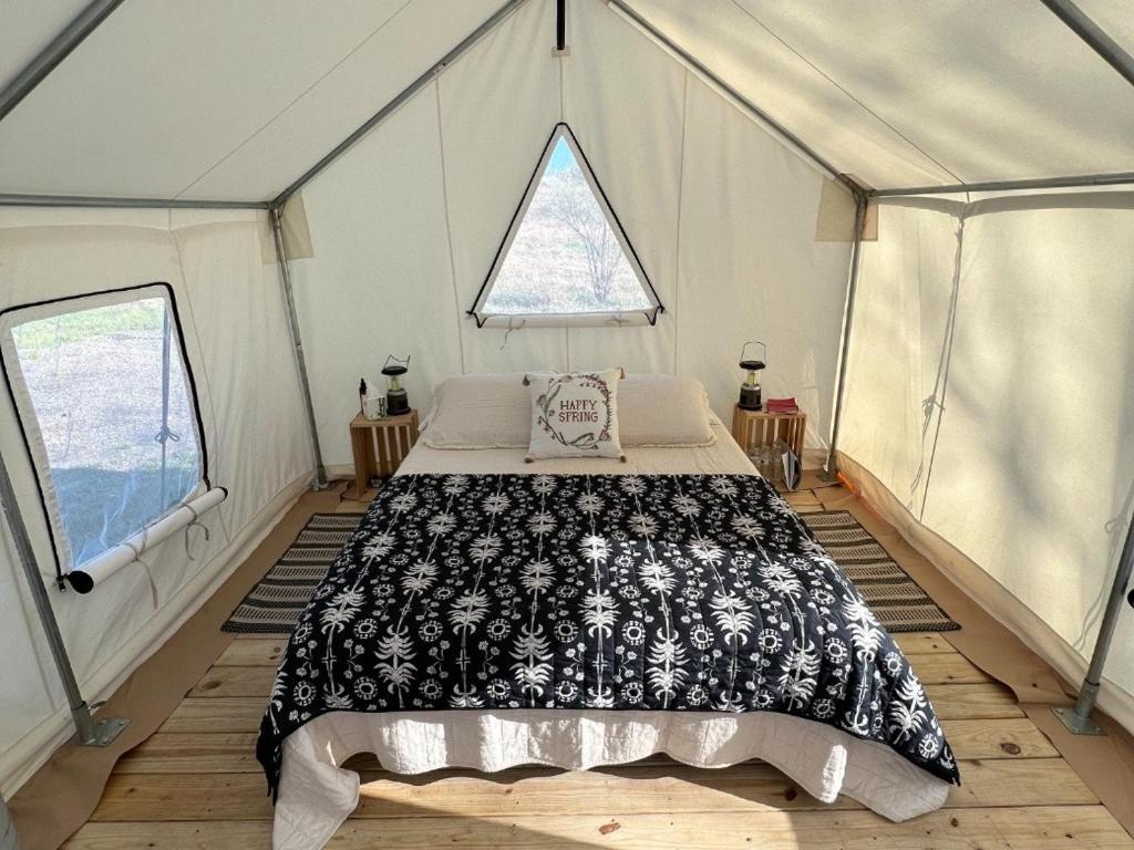 Tentrr Signature Site - Tranquility on the River (Pine Bush)