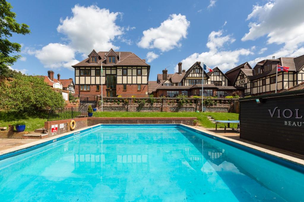 De Rougemont Manor (Brentwood)