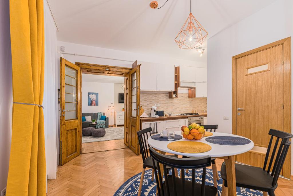 Garden Hideout - Central Apartment