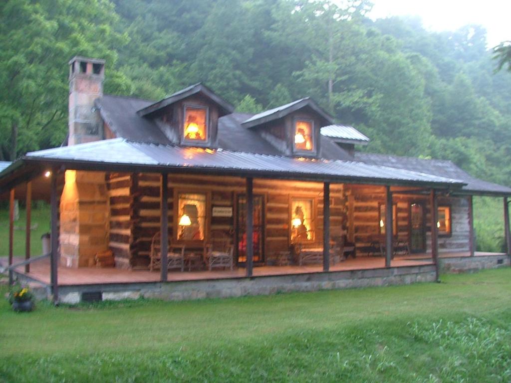 Inns at Heritage Farm (Huntington)