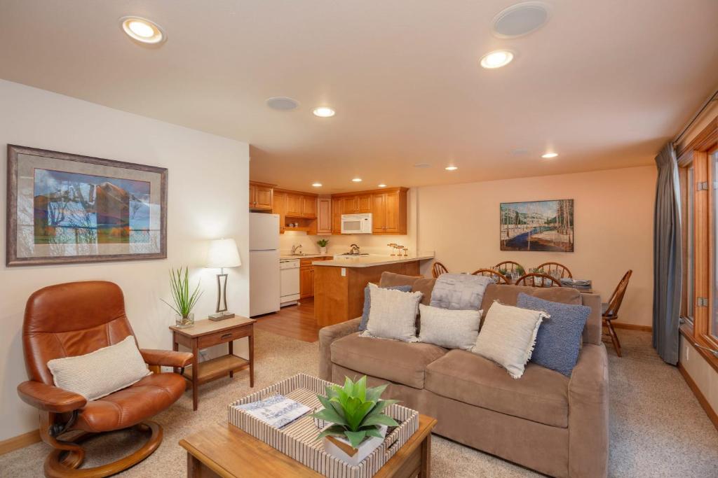 Comfort & Location - 2 BR - Walk to Gondola (Aspen)