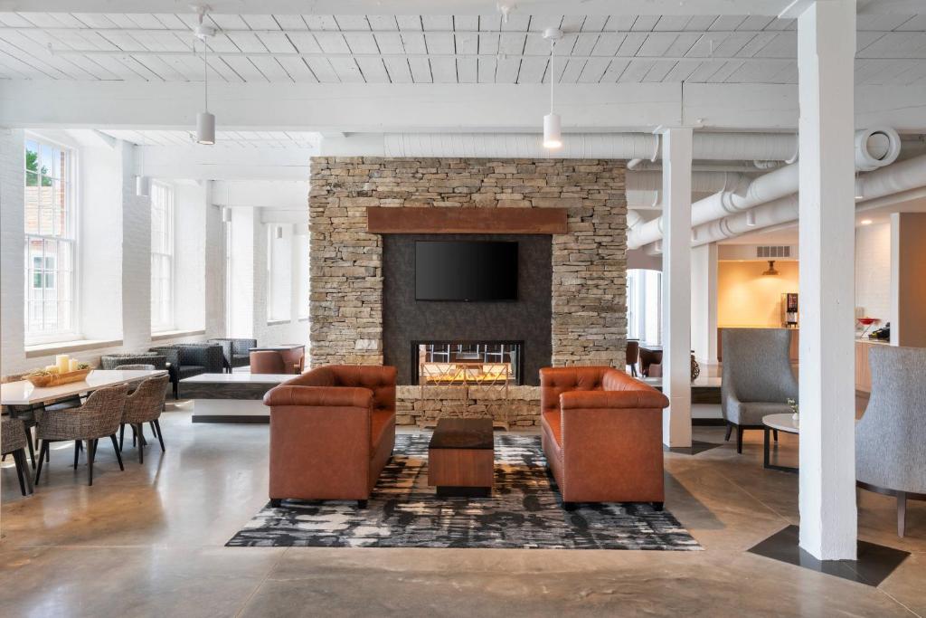 Fairfield Inn & Suites Madison Historic Eagle Cotton Mill (Madison)