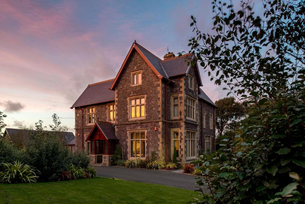 Penrhiw Priory (St. Davids)