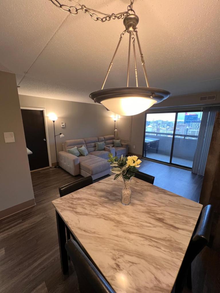 Luxorious High Rise Apartment In The Heart Of Downtown Detroit