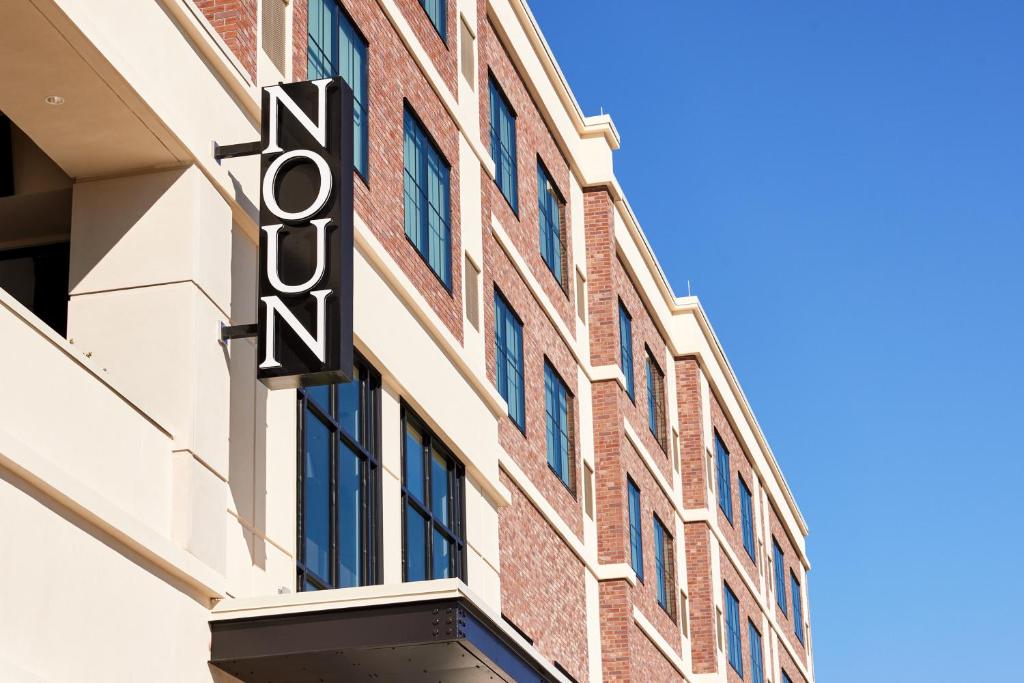 Noun Hotel (Norman)