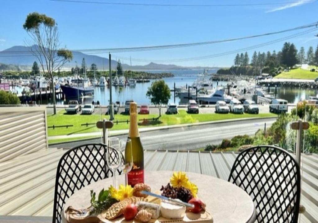 Vista Marina - 2 bedroom Apartment - Amazing views & location (Bermagui)
