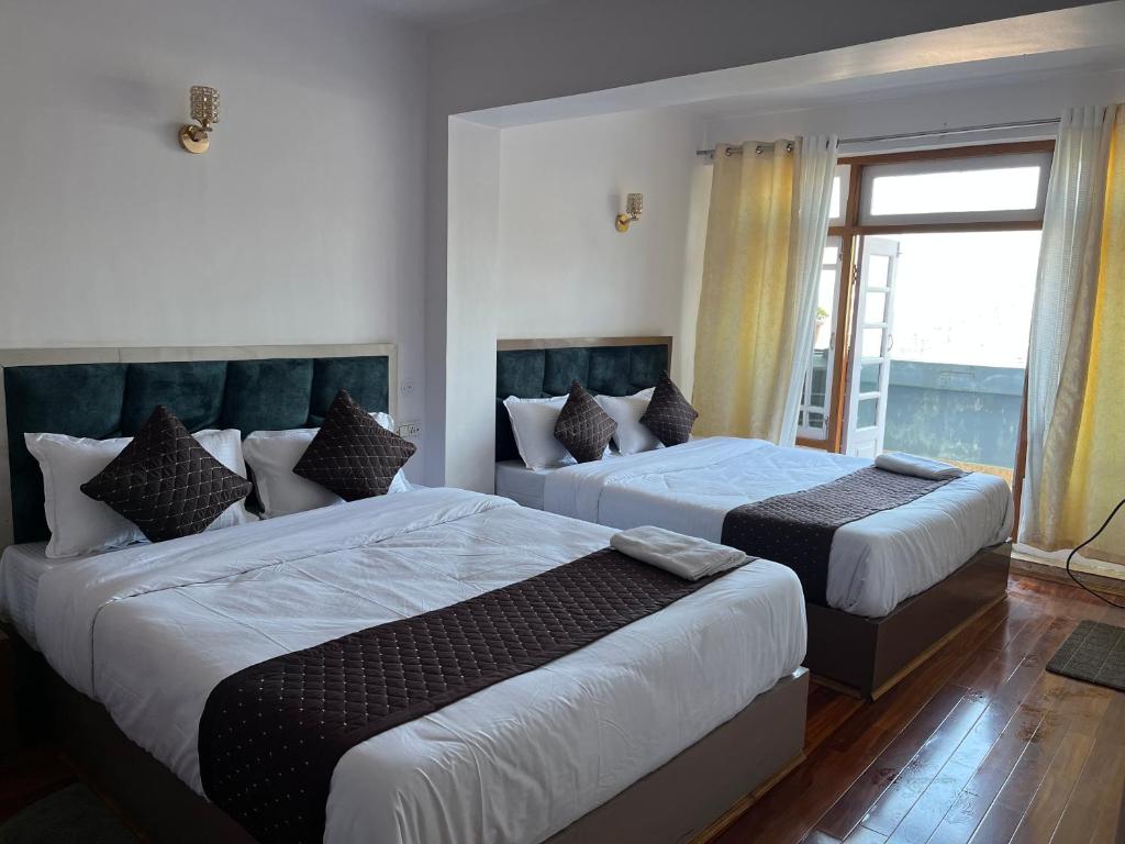 Royal Vista - Guest House