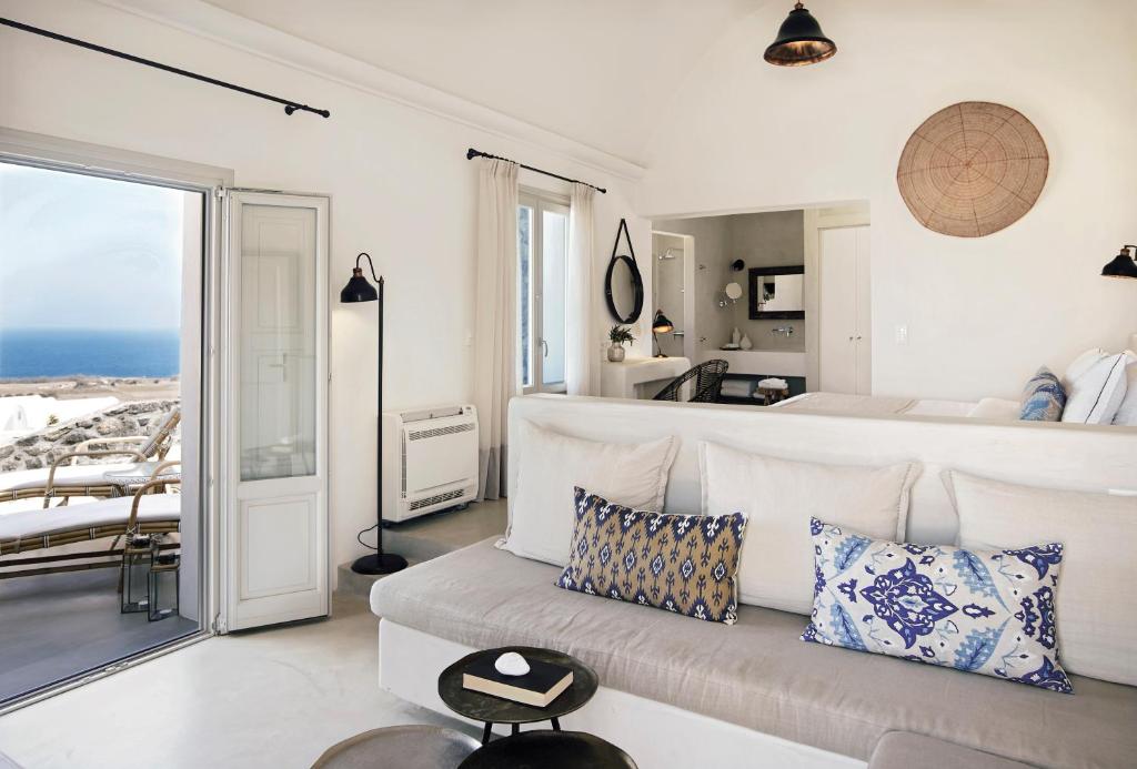 Santo Pure Oia Suites & Villas