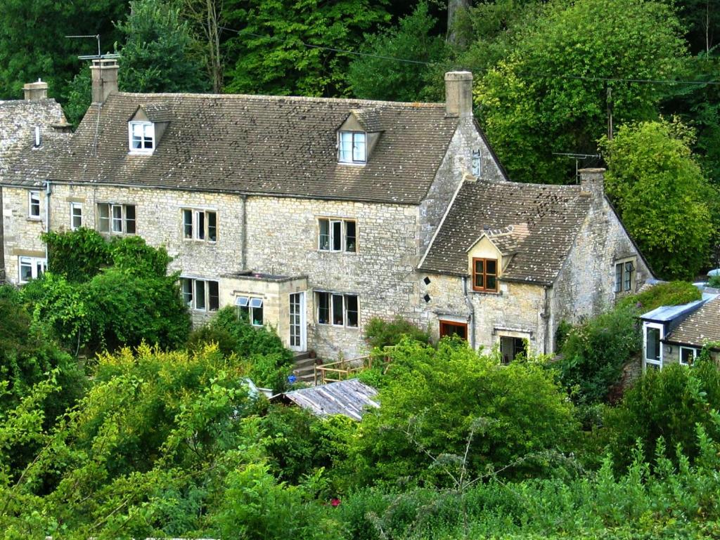 Dove Cottage (Bisley)