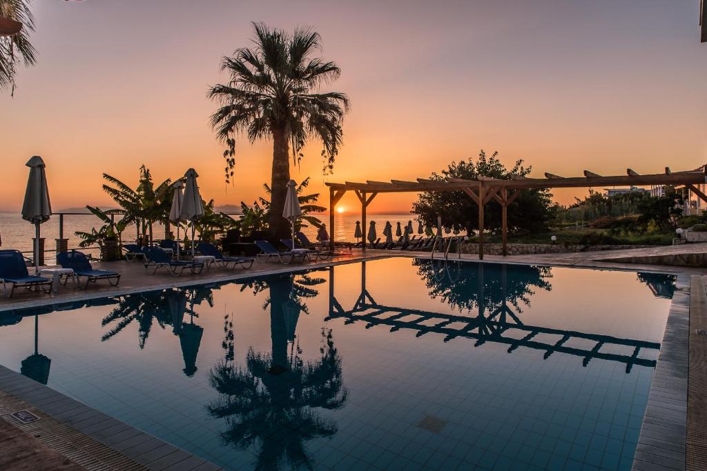 Belussi Beach Hotel & Suites (Kipseli)