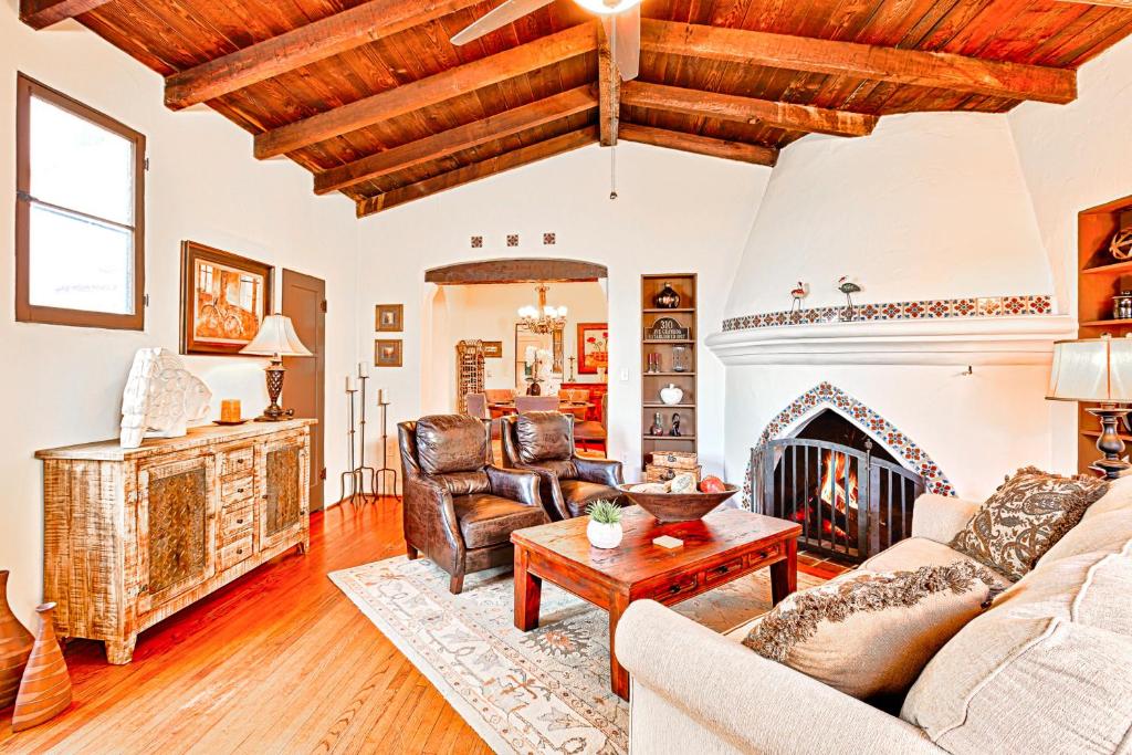 Spanish Perfection & Studio (San Clemente)