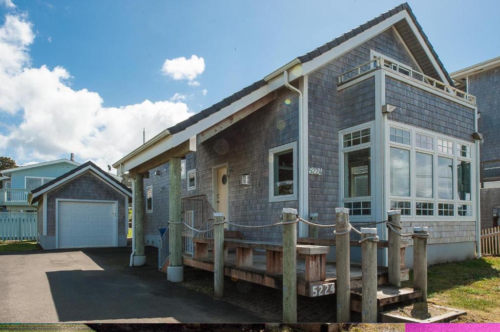 The Tides Inn