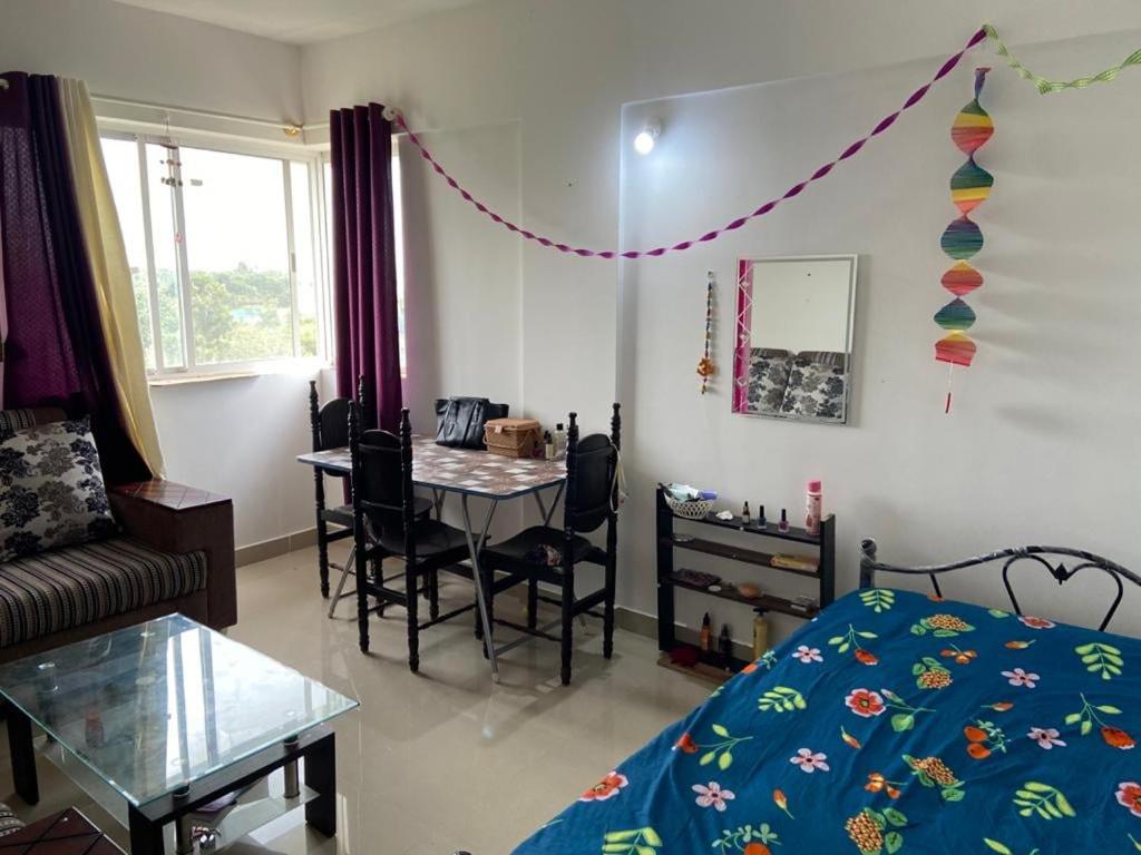 Garden Apartments Enigma - 1 Bedroom in a shared 3bhk with access to all facilities